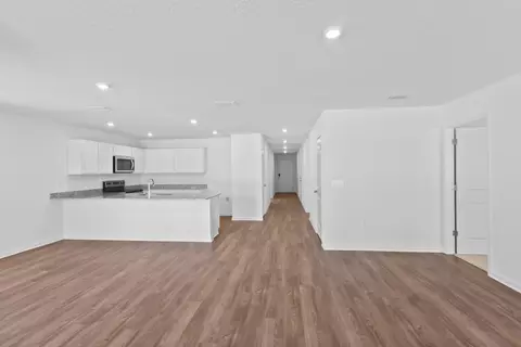 Entry Way - 4135 Aquarius Dr, Chipley, FL 32428 photo 1 of 3