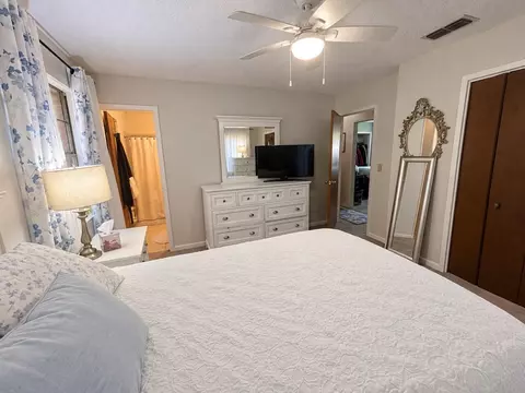 Bedroom - 303 Pontevedra Ln, Niceville, FL 32578 photo 2 of 5