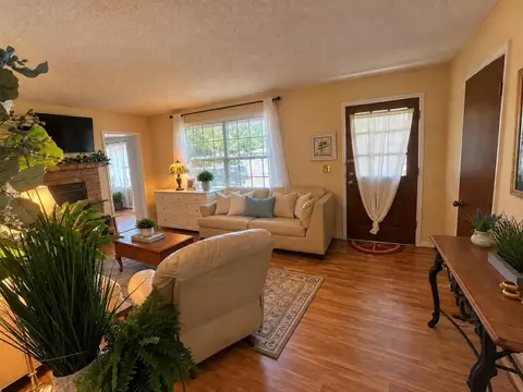 Entry Way - 303 Pontevedra Ln, Niceville, FL 32578 photo 2 of 2