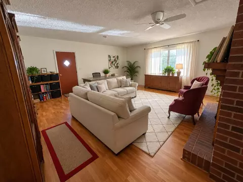 Living - 303 Pontevedra Ln, Niceville, FL 32578 photo 2 of 2