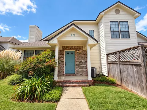 1100 Crosswinds Lndg UNIT 1, Fort Walton Beach, FL 32547