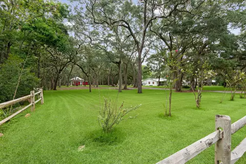 Exterior - 362 Red Barn Rd, Freeport, FL 32439 photo 30 of 32