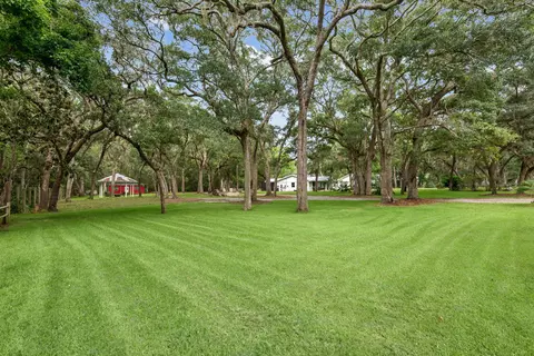 Exterior - 362 Red Barn Rd, Freeport, FL 32439 photo 11 of 32