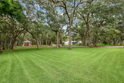 Exterior - 362 Red Barn Rd, Freeport, FL 32439 photo 10 of 32