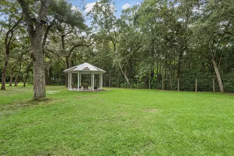 Exterior - 362 Red Barn Rd, Freeport, FL 32439 photo 7 of 32