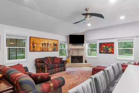 Living - 362 Red Barn Rd, Freeport, FL 32439 photo 2 of 3