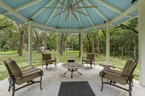 Exterior - 362 Red Barn Rd, Freeport, FL 32439 photo 8 of 32