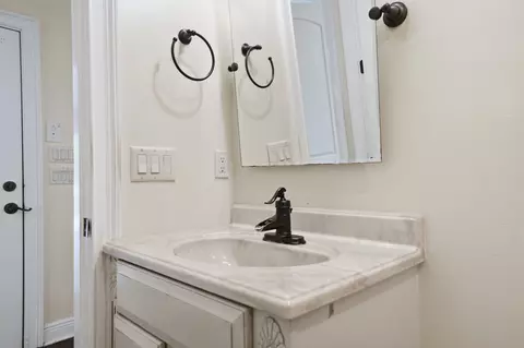 Bath - 5698 Old Bethel Rd, Crestview, FL 32536 photo 3 of 12