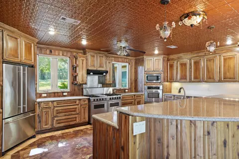 Kitchen - 5698 Old Bethel Rd, Crestview, FL 32536 photo 8 of 8