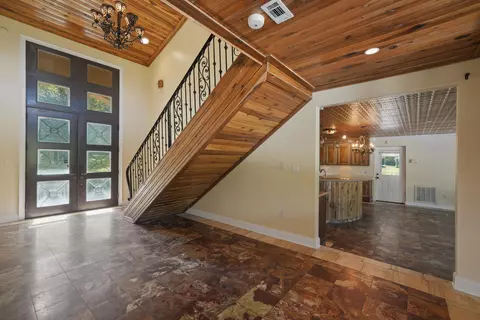 Entry Way - 5698 Old Bethel Rd, Crestview, FL 32536 photo 1 of 9