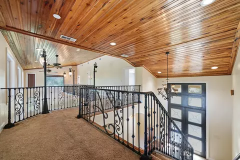 Entry Way - 5698 Old Bethel Rd, Crestview, FL 32536 photo 8 of 9