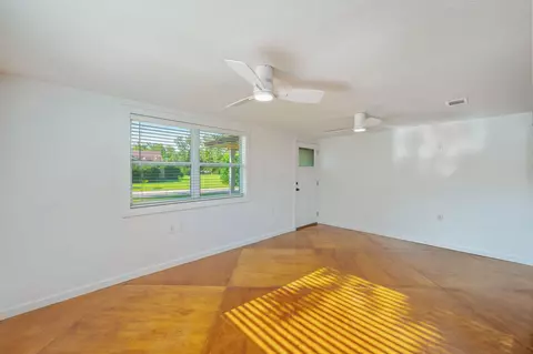 Living - 1345 18th St, Baker, FL 32531 photo 2 of 4