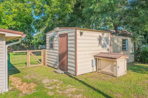 Exterior - 1345 18th St, Baker, FL 32531 photo 4 of 7