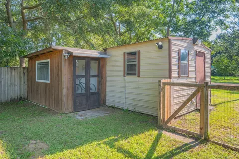 Exterior - 1345 18th St, Baker, FL 32531 photo 3 of 7