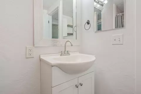Bath - 1345 18th St, Baker, FL 32531 photo 8 of 8