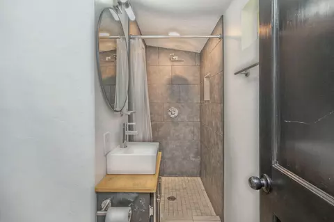 Bath - 1345 18th St, Baker, FL 32531 photo 6 of 8