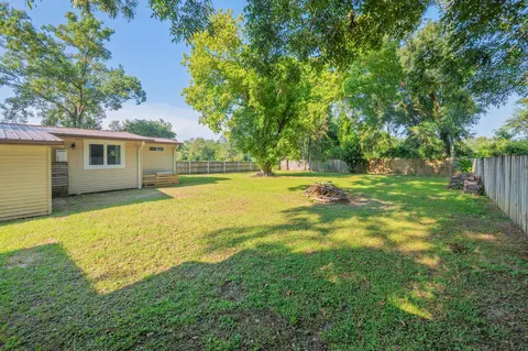 Exterior - 1345 18th St, Baker, FL 32531 photo 5 of 7