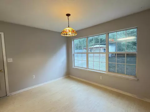 Living - 216 Brookmeade Dr, Crestview, FL 32539 photo 3 of 5