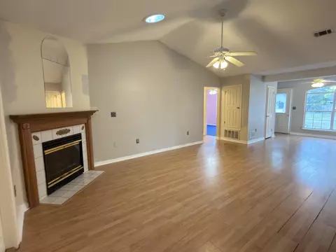 Living - 216 Brookmeade Dr, Crestview, FL 32539 photo 4 of 5