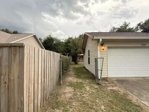 Exterior - 216 Brookmeade Dr, Crestview, FL 32539 photo 3 of 3