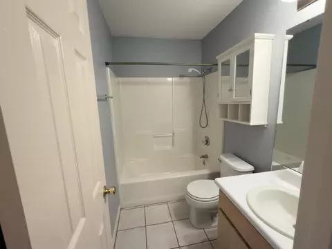 Bath - 216 Brookmeade Dr, Crestview, FL 32539 photo 2 of 3
