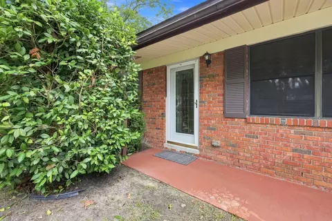 Exterior - 53 Junior Dr, Shalimar, FL 32579 photo 1 of 6