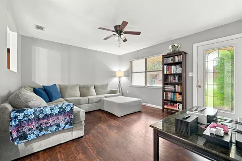 Living - 53 Junior Dr, Shalimar, FL 32579 photo 1 of 1