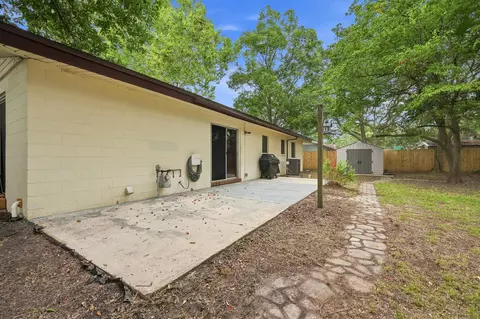 Exterior - 53 Junior Dr, Shalimar, FL 32579 photo 5 of 6