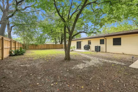Exterior - 53 Junior Dr, Shalimar, FL 32579 photo 4 of 6