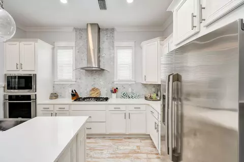 Kitchen - 111 E Pine Lands Loop UNIT B, Inlet Beach, FL 32461 photo 2 of 3