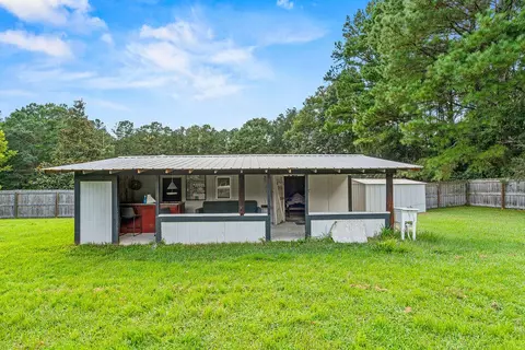Exterior - 4962 Antioch Rd, Crestview, FL 32536 photo 9 of 12