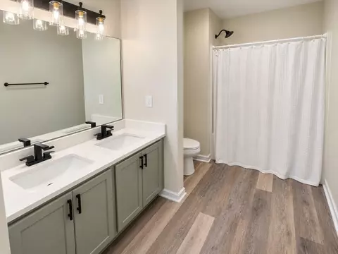 Bath - 290 Swaying Pine Ct, Crestview, FL 32539 photo 1 of 2