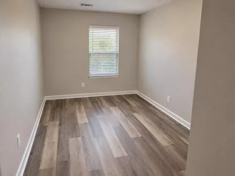Bedroom - 290 Swaying Pine Ct, Crestview, FL 32539 photo 3 of 3