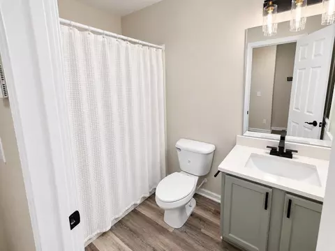 Bath - 290 Swaying Pine Ct, Crestview, FL 32539 photo 2 of 2
