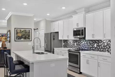 Kitchen - 59 S Bentgrass Rd, Freeport, FL 32439 photo 3 of 4