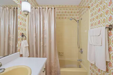 Bath - 110 Overview Dr, Crestview, FL 32539 photo 6 of 6