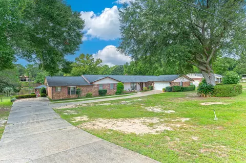 Exterior - 110 Overview Dr, Crestview, FL 32539 photo 8 of 18