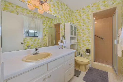 Bath - 110 Overview Dr, Crestview, FL 32539 photo 4 of 6
