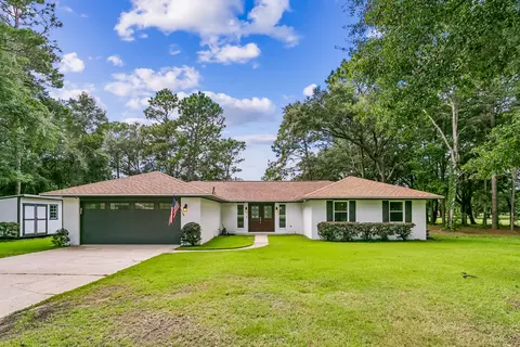 Exterior - 1101 Forest Rd, Niceville, FL 32578 photo 2 of 12