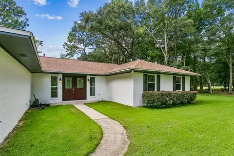 Exterior - 1101 Forest Rd, Niceville, FL 32578 photo 3 of 12