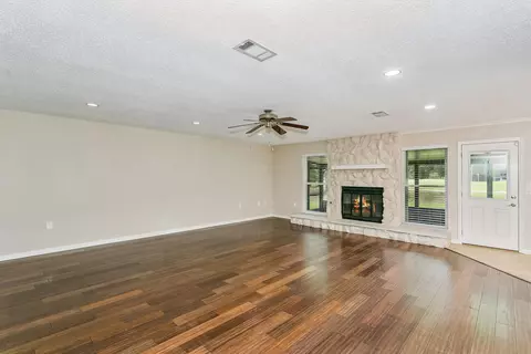 Living - 1101 Forest Rd, Niceville, FL 32578 photo 1 of 7