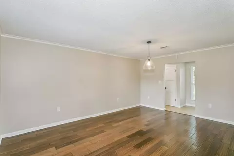 Living - 1101 Forest Rd, Niceville, FL 32578 photo 5 of 7