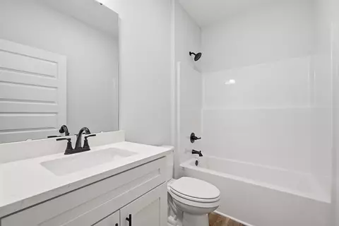 Bath - 2826 Blackbird Ct, Crestview, FL 32539 photo 4 of 4