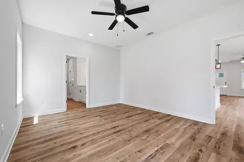 Living - 2826 Blackbird Ct, Crestview, FL 32539 photo 5 of 5