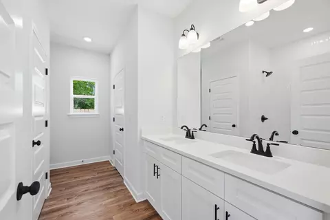 Entry Way - 2826 Blackbird Ct, Crestview, FL 32539 photo 2 of 2