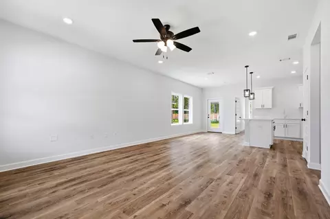 Living - 2826 Blackbird Ct, Crestview, FL 32539 photo 1 of 5
