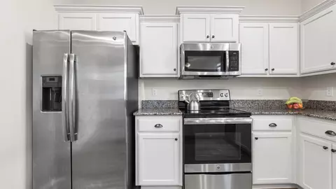 Kitchen - 22 Sawyer Ct, Freeport, FL 32439 photo 4 of 4