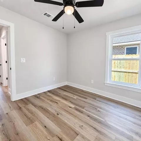 Bedroom - 880 E Walnut Ave, Crestview, FL 32539 photo 3 of 3
