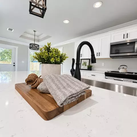 Kitchen - 880 E Walnut Ave, Crestview, FL 32539 photo 1 of 5