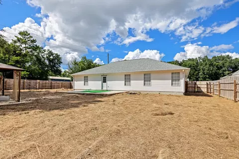 Exterior - 3400 Skymaster Ct, Crestview, FL 32539 photo 4 of 8